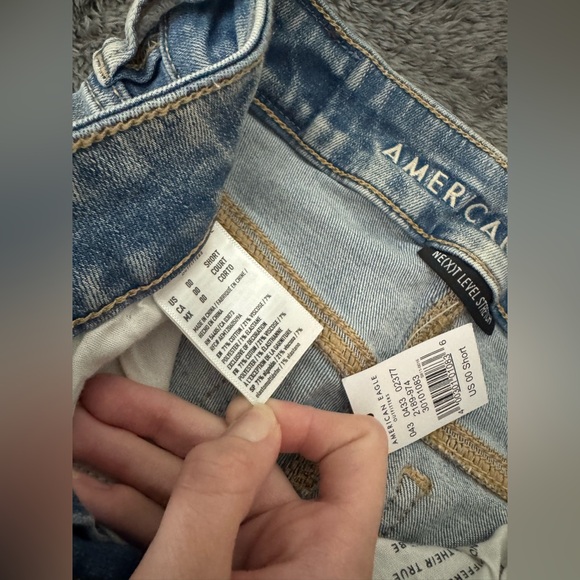 American Eagle Outfitters Light Blue Distressed Skinny Jeans - Picture 3 of 5